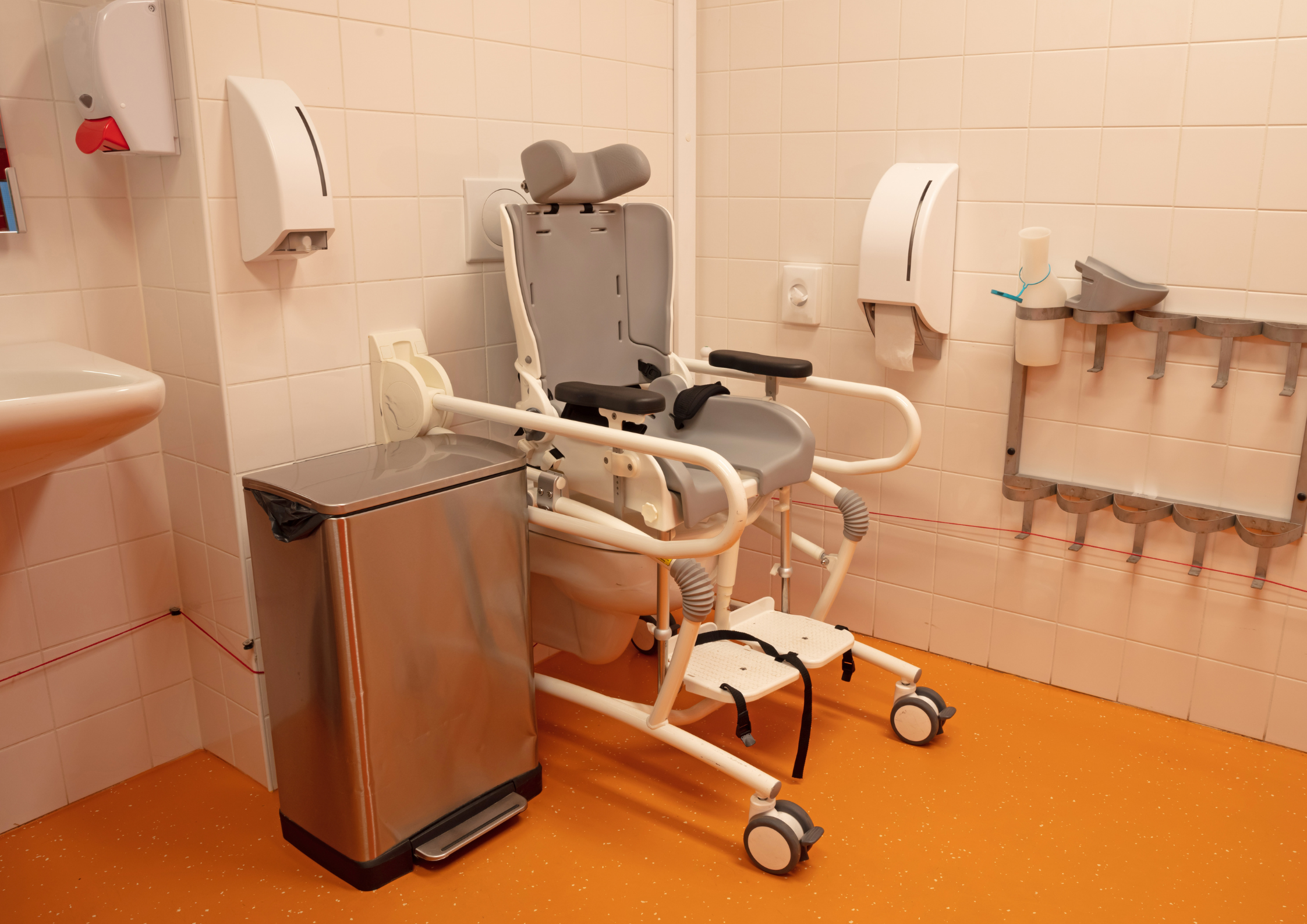 Dusch-Toilettenrollstuhl